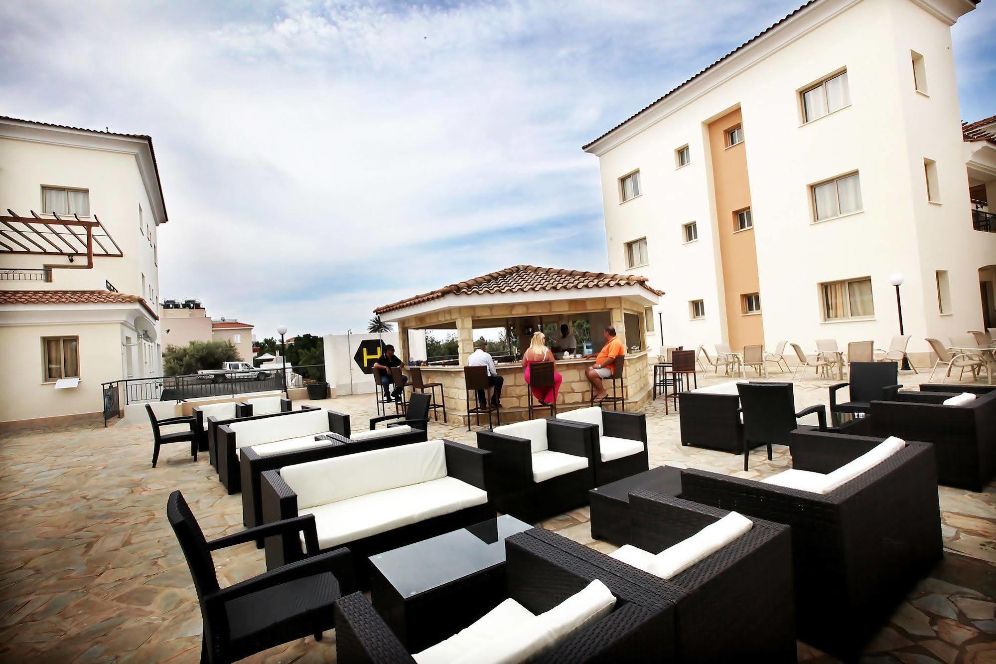 Oracle Exclusive Resort Paphos Exterior photo